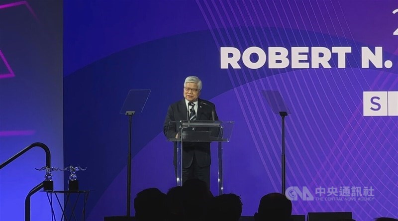 Taiwan Semiconductor Manufacturing Co. Chairman C.C. Wei delivers his acceptance speech after receiving the Robert N. Noyce Award in San Jose, the U.S., on Thursday. CNA photo Nov. 21, 2025