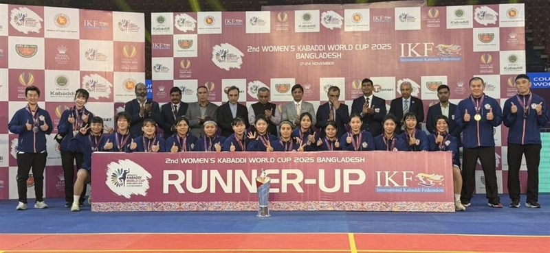 Taiwan’s women’s kabaddi team and their staff, as well as members of the event’s organizers, are seen in this group photo provided by Tsai Wei-yang
