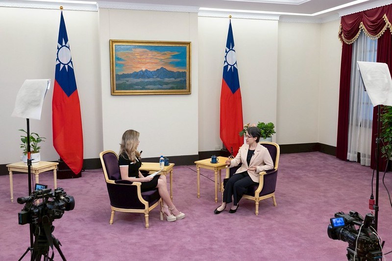 Vice President Hsiao Bi-khim (right) participates in a recent recording of the War Room podcast at the Presidential Office with American podcast host Natalie Winters (left). Photo courtesy of the Presidential Office