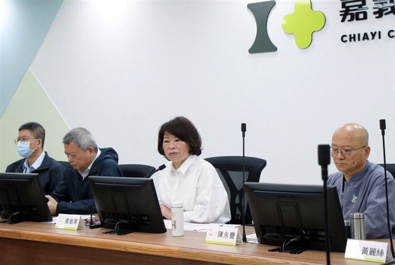 Chiayi Mayor Huang Min-hui (second right) on Monday. Photo courtesy of the Chiayi City Government
