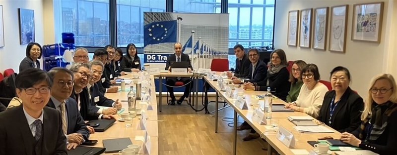 Minister of Economic Affairs Kung Ming-hsin (left side, fourth from front) attends the Taiwan-EU Trade and Investment Dialogue in Brussels, Belgium on Friday. Photo courtesy of the Ministry of Economic Affairs