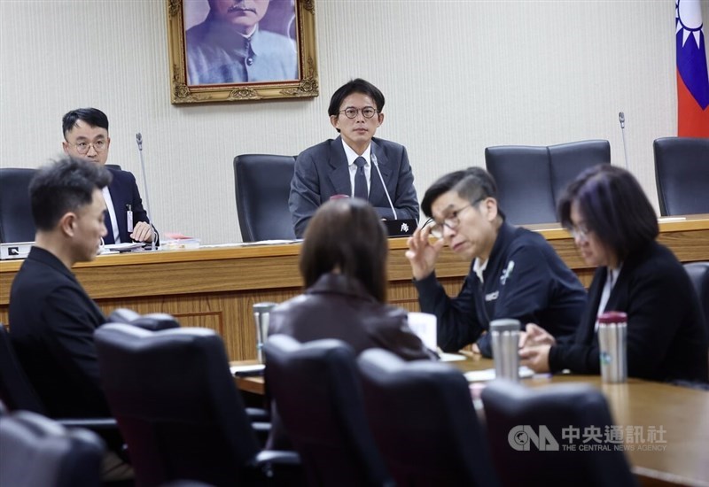 TPP leader Huang Kuo-chang (center) says on Thursday that he will file an impeachment motion against President Lai Ching-te. CNA photo Dec. 18, 2025