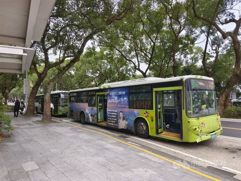 Two of the buses involved in the Friday crash on Dunhua North Road near Bade road in Taipei. Photo courtesy of local authorities