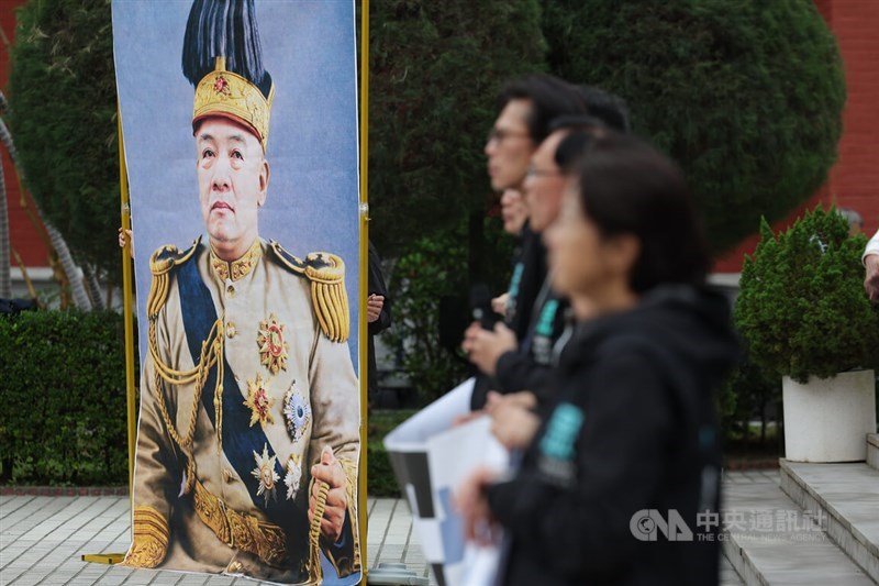 A photoshopped image is displayed at the opposition parties’ Legislative Yuan news conference on Friday, depicting President Lai Ching-te as former Republic of China president Yuan Shikai, who made a short-lived attempt from late 1915 to early 1916 to restore the monarchy in China, with himself as emperor. CNA photo Dec. 19, 2025