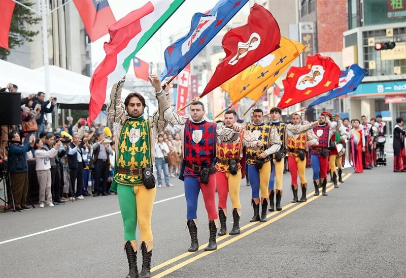 Italy's “Historical Flag-wavers of the Contrade from Cori" initiate the 2025 Chiayi City International Band Festival on Friday. Photo courtesy of the Chiayi City Government Dec. 19, 2025