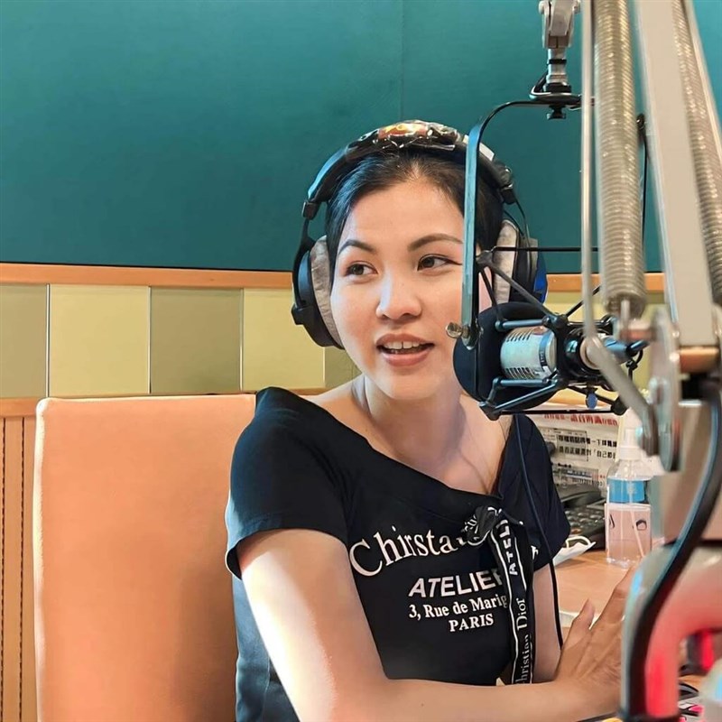 Trần Thu Liễu hosts a radio show on Taiwan's National Education Radio. Photo courtesy of Trần Thu Liễu