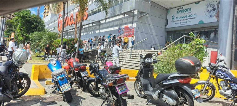 Daily life goes on for locals in Caracas, Venezuela in the aftermath of a U.S. military operation that led to the capture of President Nicolás Maduro on Saturday. Photo courtesy of a Taiwanese businessman in Caracas, Venezuela