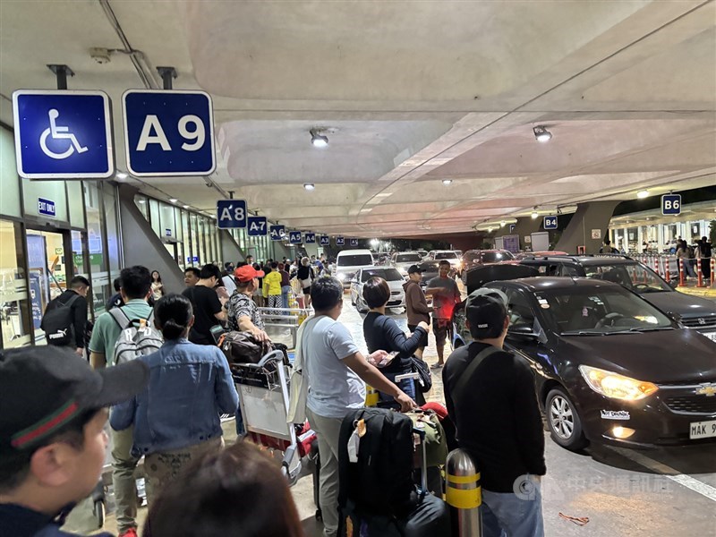 Arriving passengers are seen waiting for their pickup at Ninoy Aquino International Airport in February. CNA file photo for illustrative purposes only