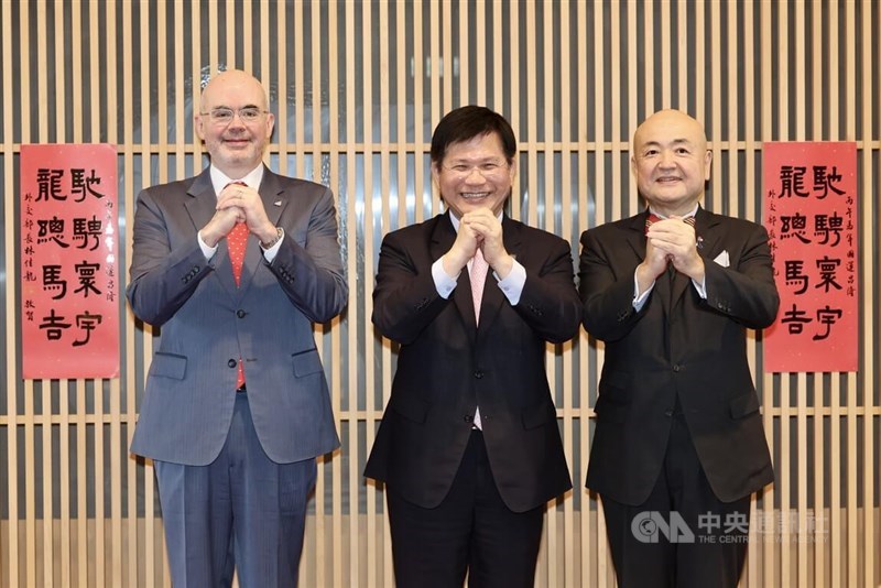 From left to right: American Institute in Taiwan Director Raymond Greene, Foreign Minister Lin Chia-lung and Kazuyuki Katayama, chief representative of the Japan-Taiwan Exchange Association's Taipei Office. CNA photo Feb. 16, 2026