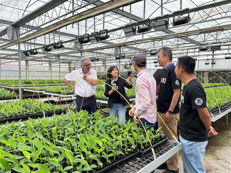 Delegates from Alliance Bioversity & CIAT visited the TBRI in November 2024 to discuss cooperation. Photo taken from the Taiwan Banana Research Institute's Facebook