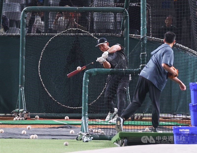 Stuart Fairchild swings at a pitch during batting practice at the Taipei Dome on Friday. CNA photo Feb. 27, 2026