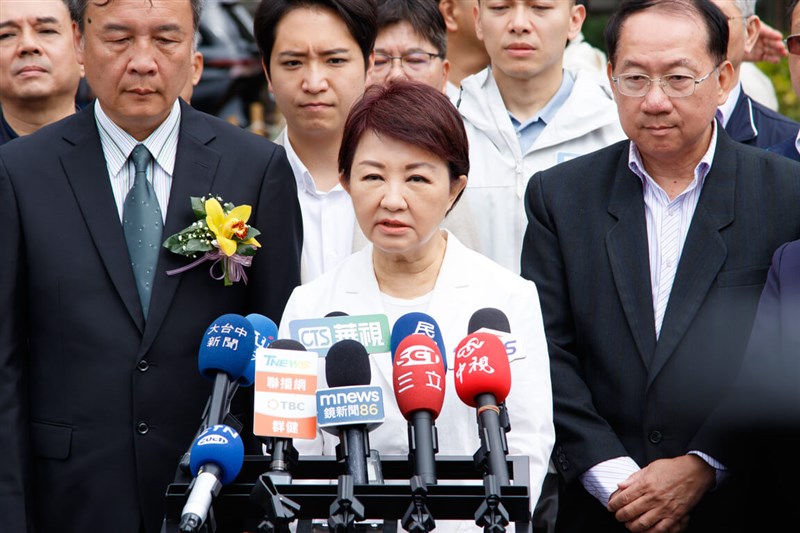 Taichung Mayor Lu Shiow-yen (front center). CNA photo Feb. 28, 2026