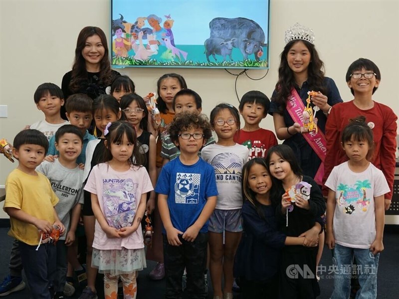 A bilingual storytelling event organized by the Taiwanese community in Los Angeles to commemorate the 228 Incident. CNA photo March 1, 2026