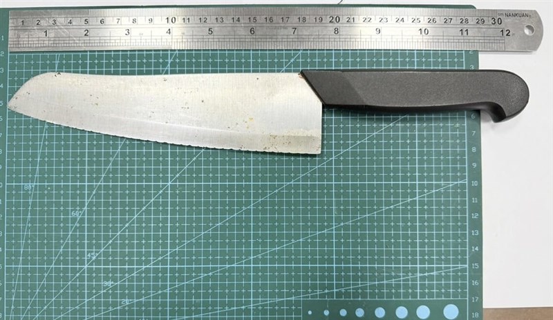 The fruit knife that was brandished by Lee in front of the Presidential Office. Photo courtesy of local authorities