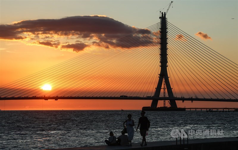 The Danjiang Bridge at sunset. CNA file photo