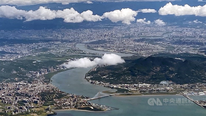 An aerial view of the Danjiang Bridge. CNA file photo