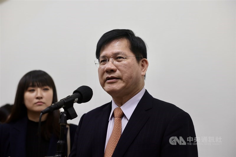 Foreign Minister Lin Chia-lung (center). CNA file photo