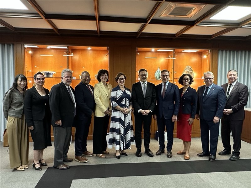 A Canadian parliamentary delegation led by Senate Opposition Leader Leo Housakos meets with Taiwan Deputy Foreign Minister Chen Ming-chi on April 8. Photo courtesy of the Ministry of Foreign Affairs.