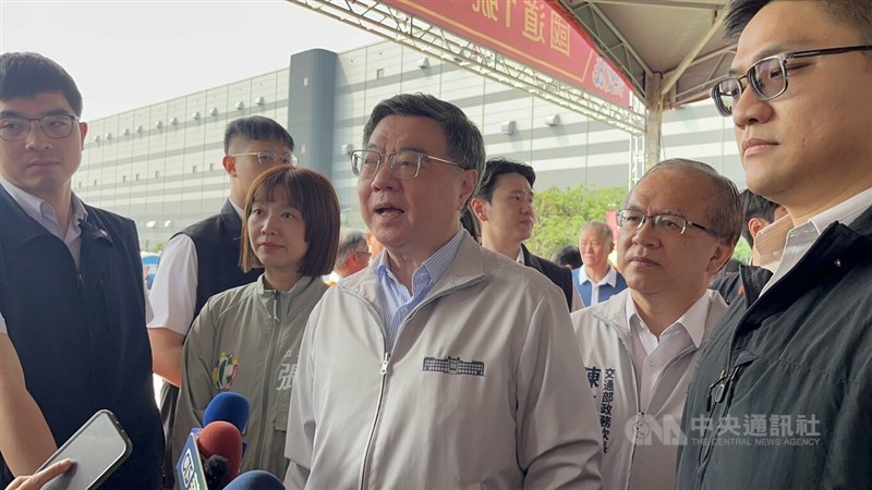 Premier Cho Jung-tai ( front center) speaks to the press in Taoyuan on Saturday. CNA photo April 11, 2026