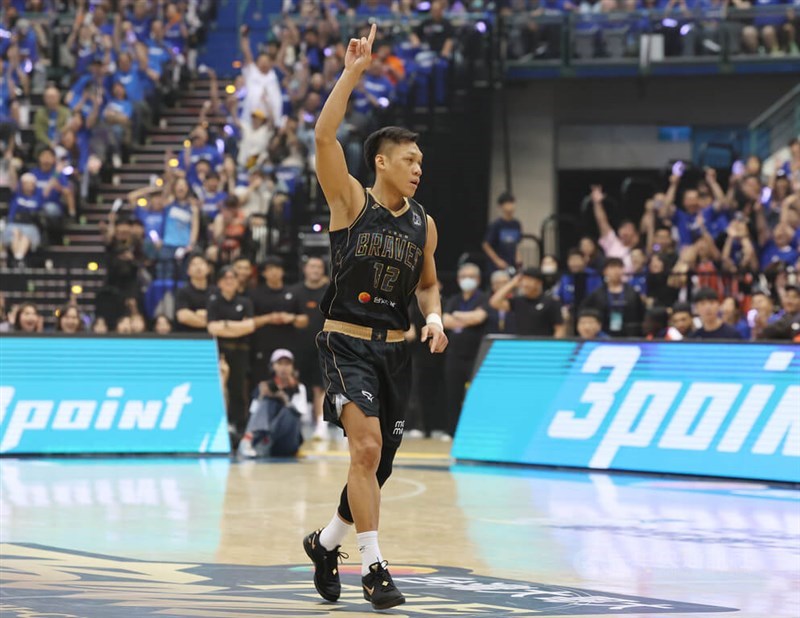 Lin Chih-chieh, shooting guard for the Fubon Braves, enters the court during his retirement series at the Taipei Arena on Saturday. CNA photo April 11, 2026