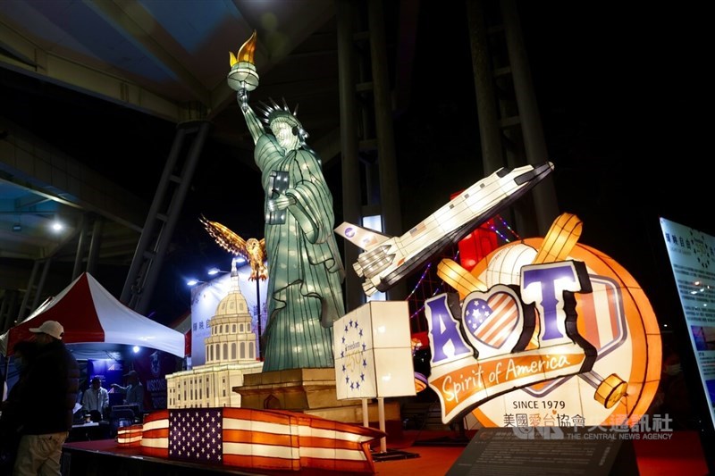 A Statue of Liberty lantern is presented by the American Institute in Taiwan at the Taipei Lantern Festival in 2026 in this CNA file photo for illustrative purposes