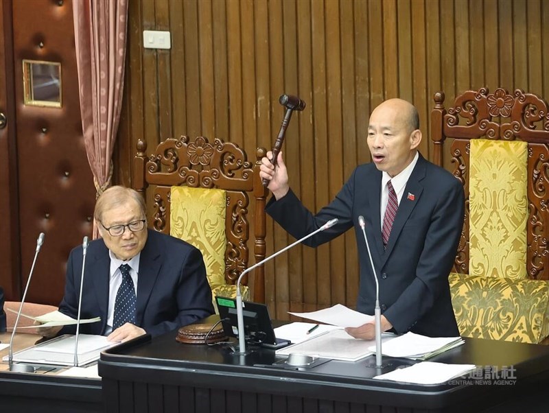 Legislative Speaker Han Kuo-yu (right). CNA photo April 17, 2026