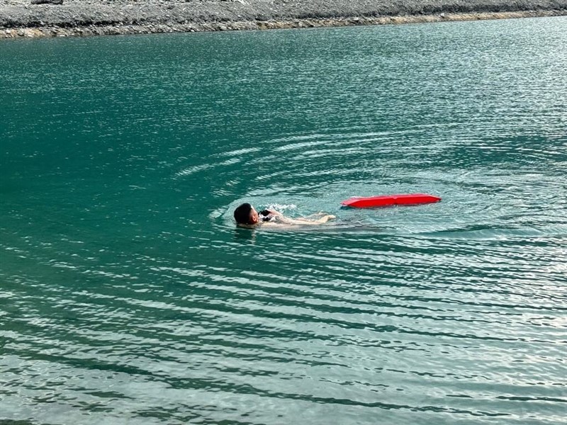 A student surnamed Huang drowned in the Jinlun River on April 18. This photo shows the river where the incident occurred. (Photo courtesy of the Taitung County Fire Department)