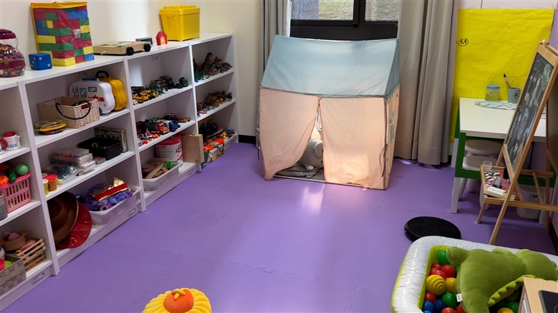 A shelter operated by the Garden of Hope Foundation in partnership with the New Taipei City Government includes a dedicated playroom, offering toys and activities in a safe, supportive space for children affected by domestic violence to heal and recover. CNA photo April 20, 2026.