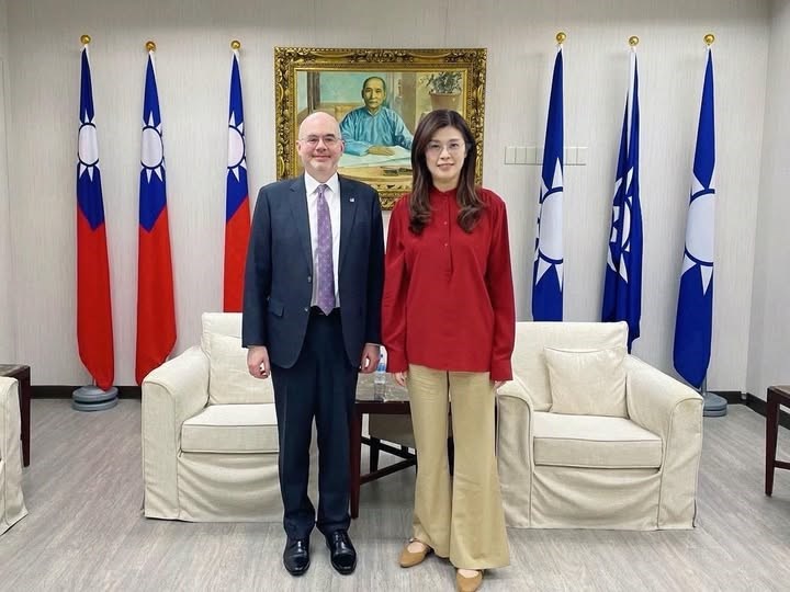 AIT Director Raymond Greene (left) poses for a photo with Kuomintang Chairperson Cheng Li-wun in Taipei on Wednesday. Photo taken from the American Institute in Taiwan’s Facebook page April 22, 2026