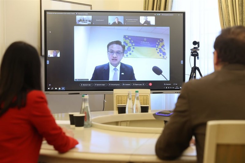 Jeff Liu (center), Taiwan's representative to Poland. Photo courtesy of the Lviv city government 