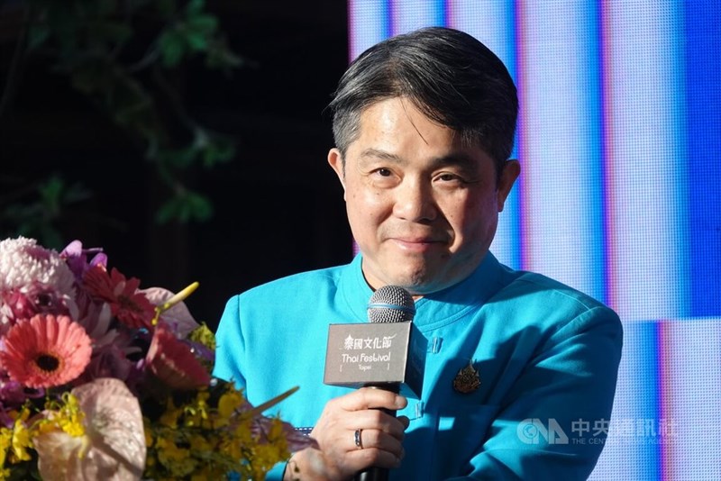 Thai Representative to Taiwan Narong Boonsatheanwong speaks at the Thai Festival on Saturday, expressing hope that the event serves as a bridge connecting Taiwan and Thailand. CNA photo April 25, 2026