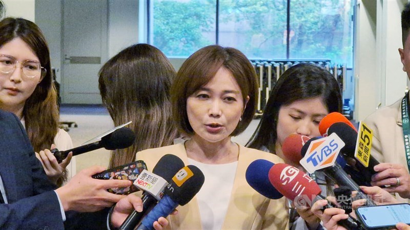 Presidential Office spokesperson Karen Kuo (center). CNA photo April 25, 2026