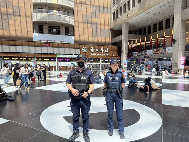 Authorities patrol the Taipei Main Station. Photo courtesy of the Railway Police Bureau