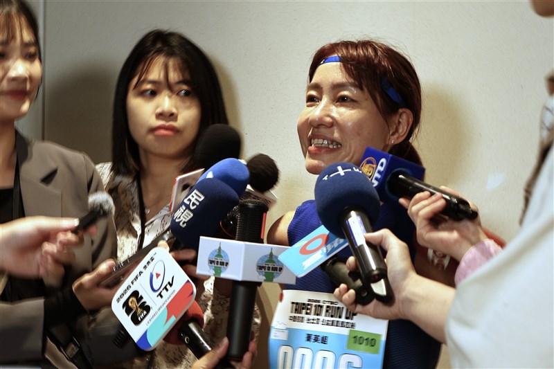 Taiwan's top-ranked female runner Chao Jui-chuan(right). CNA photo May 9, 2026