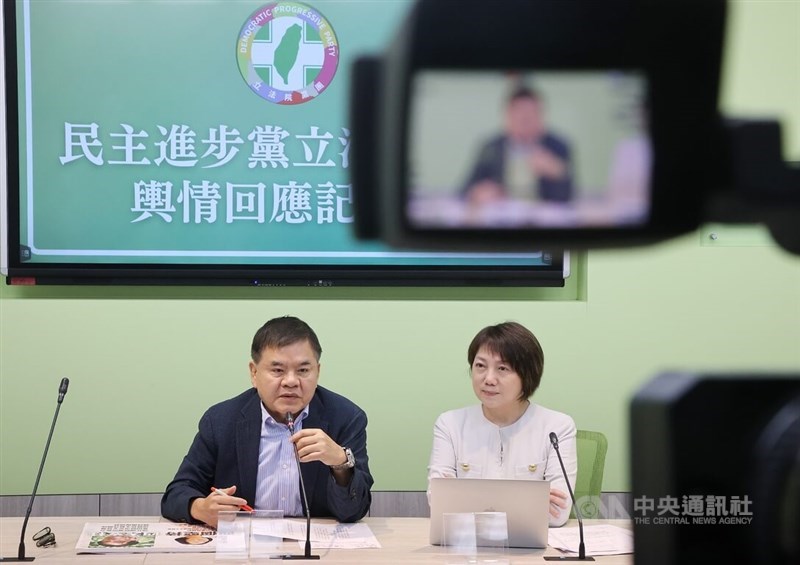 DPP caucus chief Chuang Jui-hsiung (left) speaks at a press conference in Taipei on Thursday. CNA photo May 14, 2026