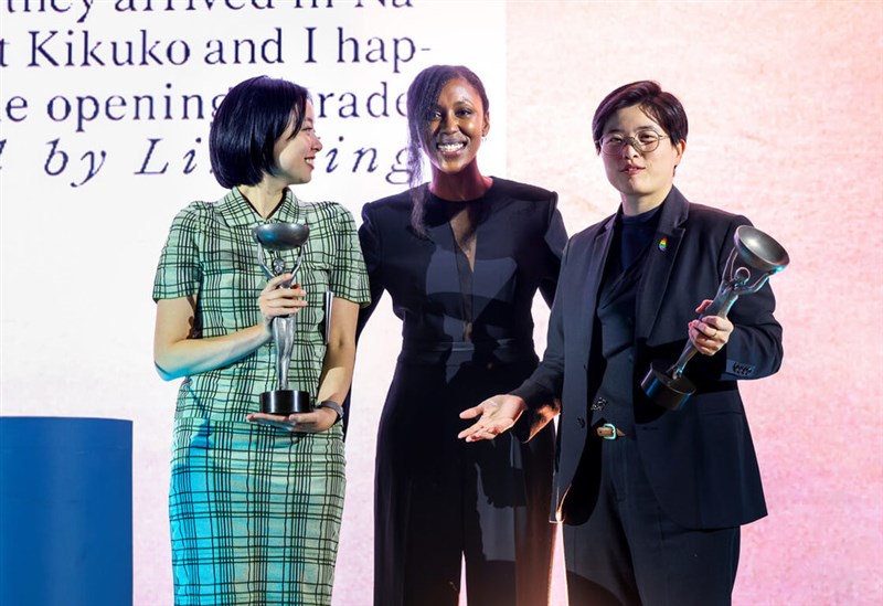 Yang Shuang-zi (right) and Lin King (left) receive the 2026 International Booker Prize from novelist and chair of the judging panel Natasha Brown (center) at a ceremony in London on Tuesday. Photo courtesy of the Booker Prize Foundation