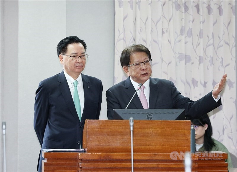 Presidential Office Secretary-General Pan Men-an (right). CNA photo May 21, 2026