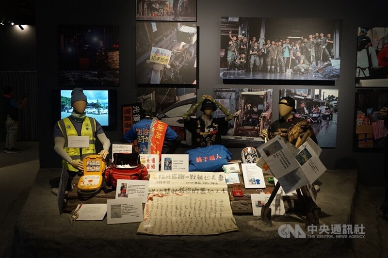 An exhibition honoring “shovel heroes,” a term referring to the thousands of volunteers who participated in post-disaster recovery and reconstruction efforts, opens in Hualien County on Saturday. CNA photo June 6, 2026