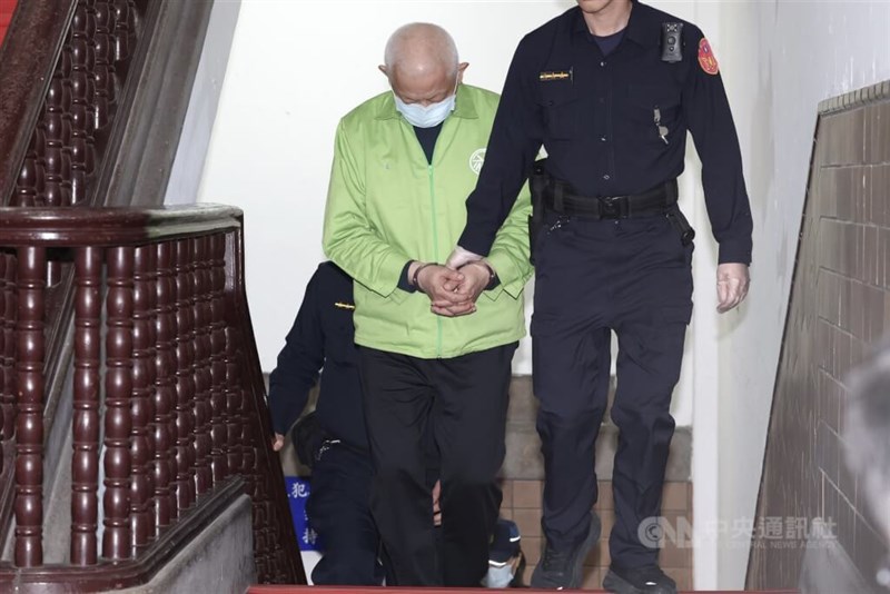 Former DPP staff Huang Chu-jung (left). CNA file photo 