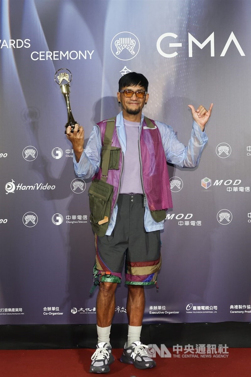 Amis singer-songwriter Ayal Komod celebrates his Best Mandarin Male Singer award at the 37th Golden Melody Awards on Saturday. CNA photo June 27, 2026