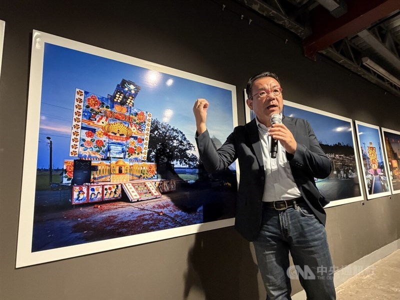 Taiwanese photographer Shen Chao-liang speaks about his "Stage" series at his exhibition in New Delhi. CNA photo July 5, 2026