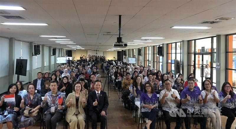 Taiwan's representative to Indonesia, Bruce Hung (fifth left from front) poses with BINUS University representatives, as well as the 86 Indonesian students who have been selected to study in Taiwan this year under two Ministry of Education scholarship programs. CNA file photo July 11, 2026