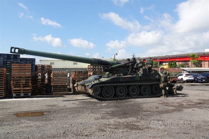 Army soldiers from the 21st Artillery Command under the Sixth Army Command stand on and around an M110A2 self-propelled howitzer at a tactical position in Taoyuan's Pingzhen District on Wednesday during Taiwan's Joint Defense Exercises. CNA photo July 15, 2026