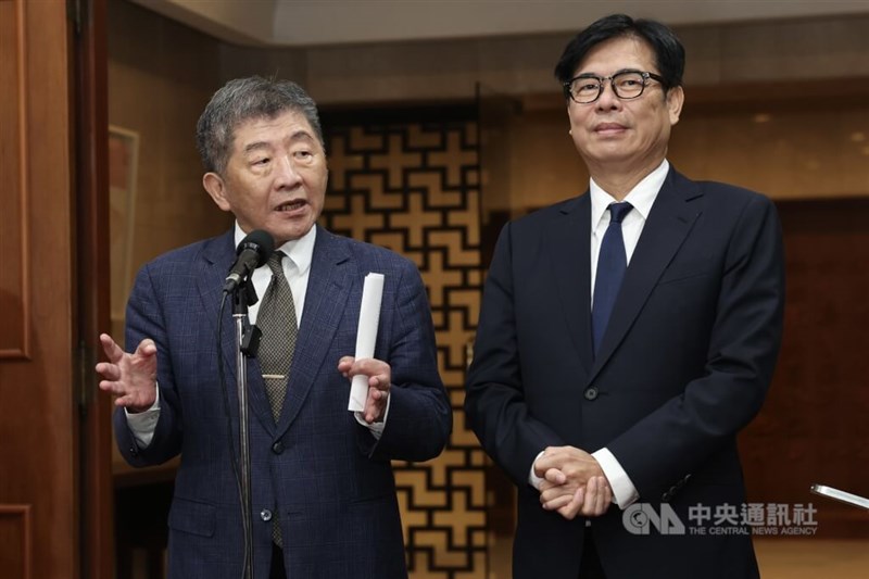 Minister Without Portfolio Chen Shih-chung (left) and Kaohsiung Mayor Chen Chi-mai (right) meet the press on Tuesday following a meeting on the proposed amendments to the Act Governing Food Safety and Sanitation. CNA photo July 21, 2026