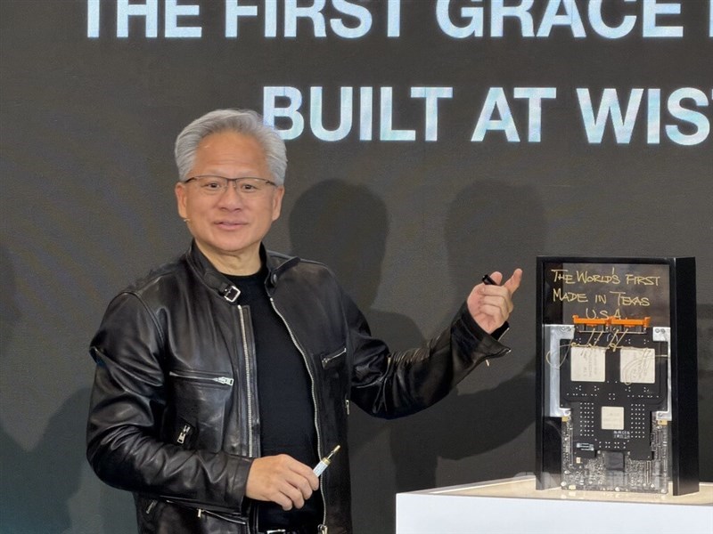 Nvidia Corp. founder and CEO Jensen Huang signs the first Nvidia GB300 artificial intelligence superchip manufactured at the Texas facility built by Taiwan-based Wistron Corp. in Texas on Tuesday. CNA photo July 22, 2026