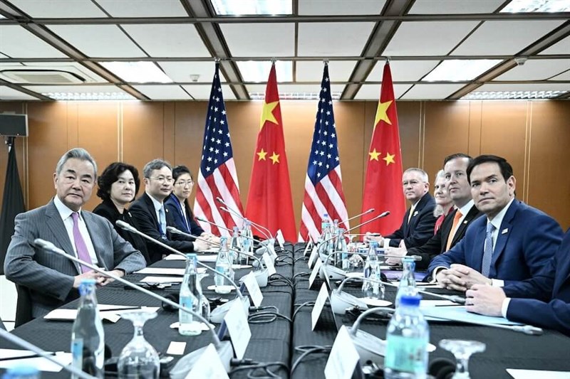 U.S. Secretary of State Marco Rubio (right) meets with Chinese Foreign Minister Wang Yi (left) on the sidelines of the ASEAN summit on Wednesday. Photo credit: Reuters