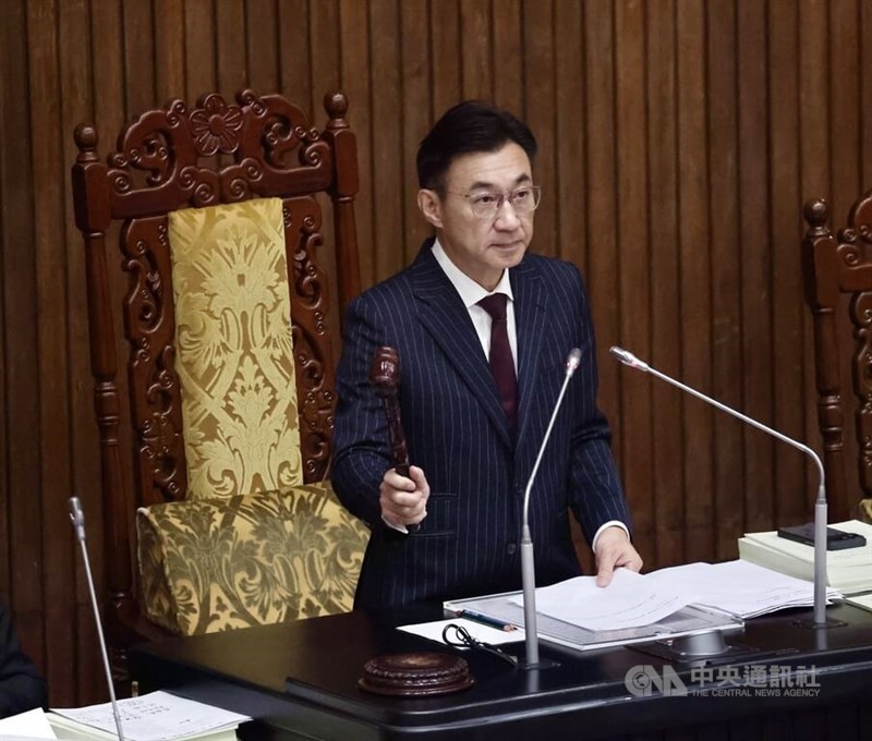 Deputy Legislative Speaker Johnny Chiang announces the passage of an amendment to the Civil Code at the Legislature in Taipei on Tuesday. CNA photo July 28, 2026