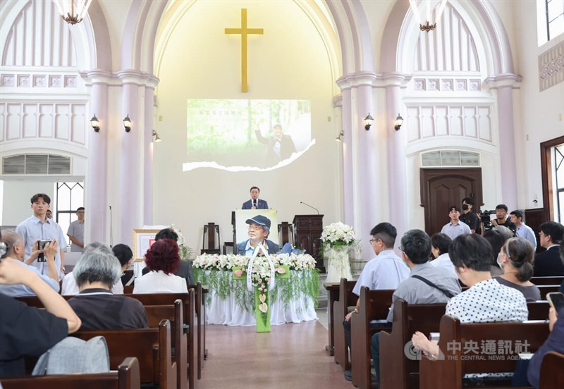 Premier Cho Jung-tai speaks at the memorial service of the late proprietor of Hong Kong's Causeway Bay Books, Lam Wing-kee, on Friday. CNA photo July 31, 2026