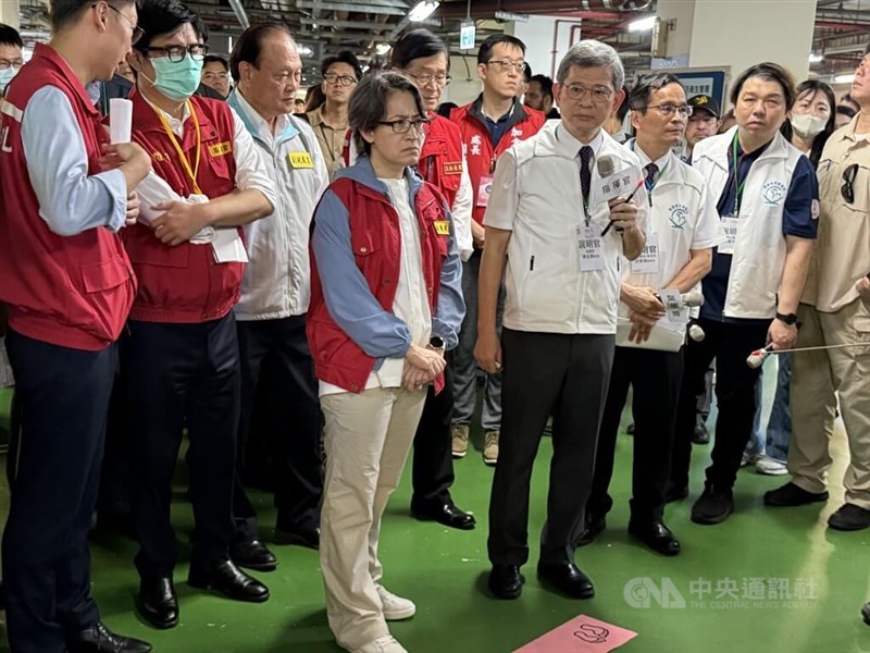 Vice President Hsiao Bi-khim (front center) receives a briefing at Kaohsiung Veterans General Hospital in Kaohsiung on Friday during the city's urban resilience drill. CNA photo Aug. 7, 2026