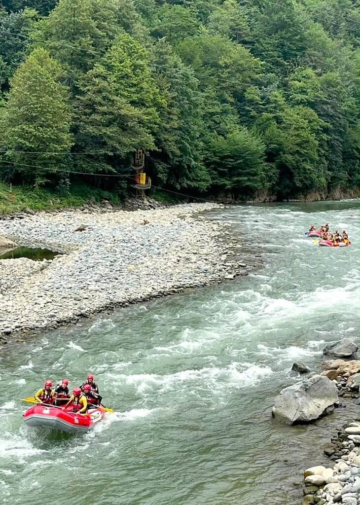 Taiwanese and Turkish rescue personnel participated in a field exercise on swift-water rescue in the mountainous area of Rize, northeastern Turkey, in this undated photo. Photo courtesy of the Taipei Economic and Cultural Mission in Ankara